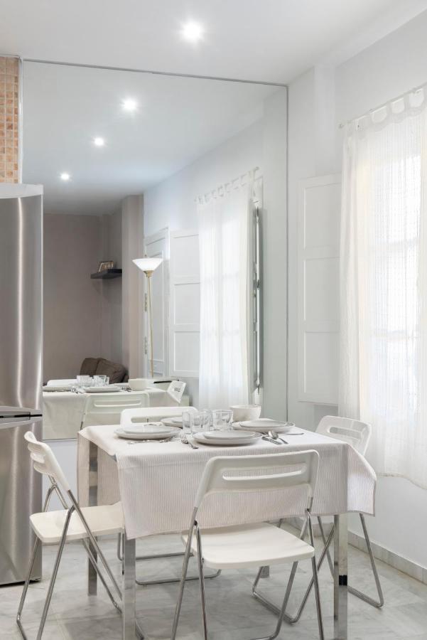 Apartamento Con Terraza En Sevilla Centro By Rent Me Exterior photo